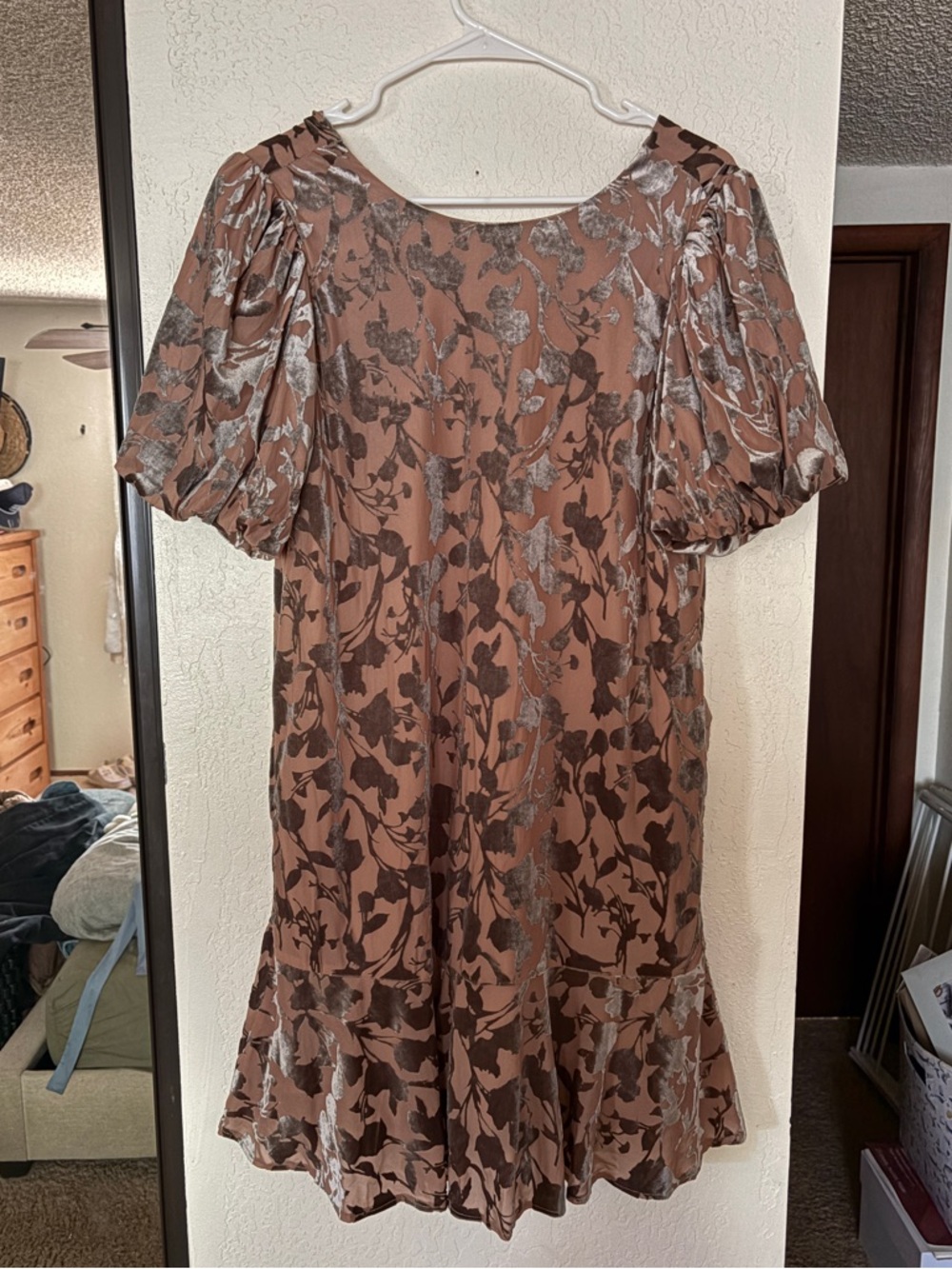 Mauve Pink Floral Puff-Sleeve Velvet Mini Dress